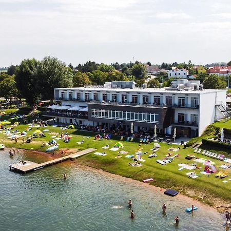 Neufeldersee Hotel & Restaurant Neufeld an der Leitha エクステリア 写真