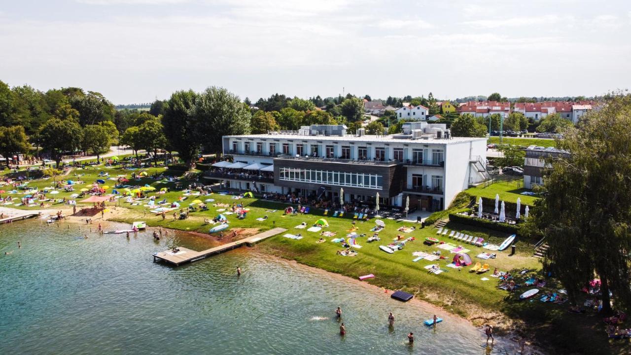 Neufeldersee Hotel & Restaurant Neufeld an der Leitha エクステリア 写真