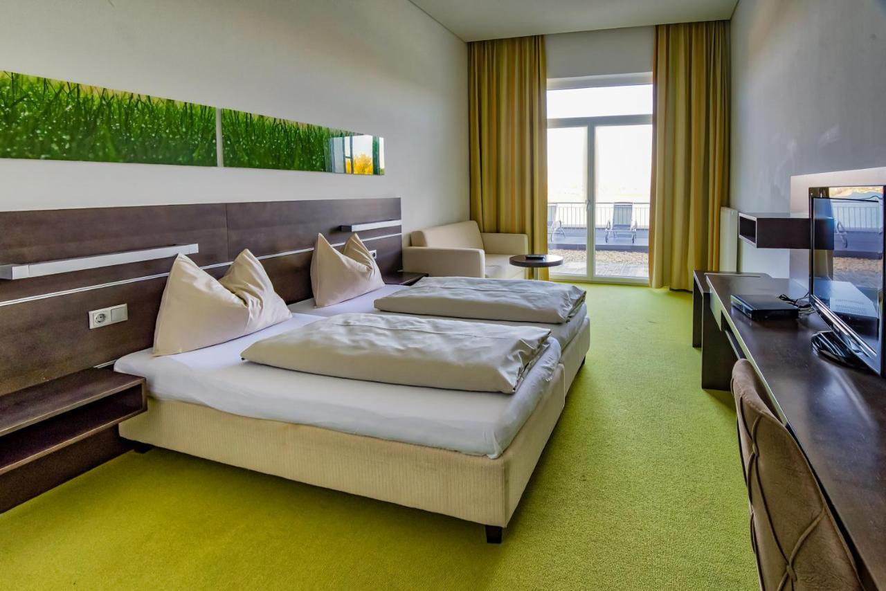 Neufeldersee Hotel & Restaurant Neufeld an der Leitha エクステリア 写真