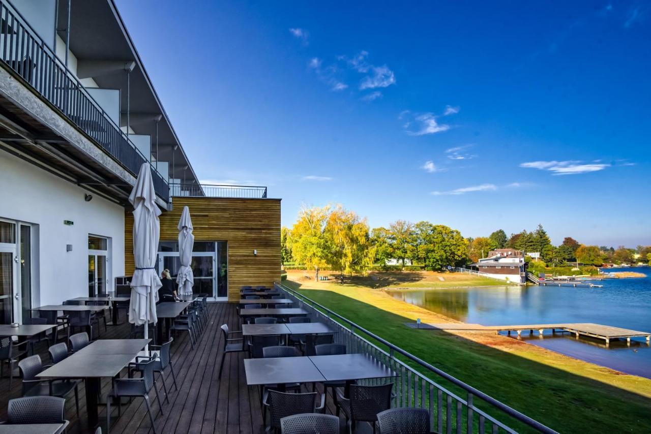 Neufeldersee Hotel & Restaurant Neufeld an der Leitha エクステリア 写真