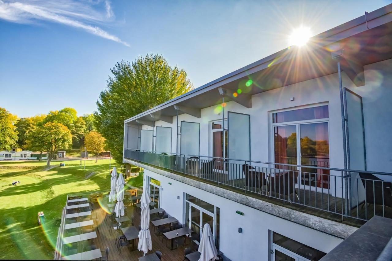 Neufeldersee Hotel & Restaurant Neufeld an der Leitha エクステリア 写真