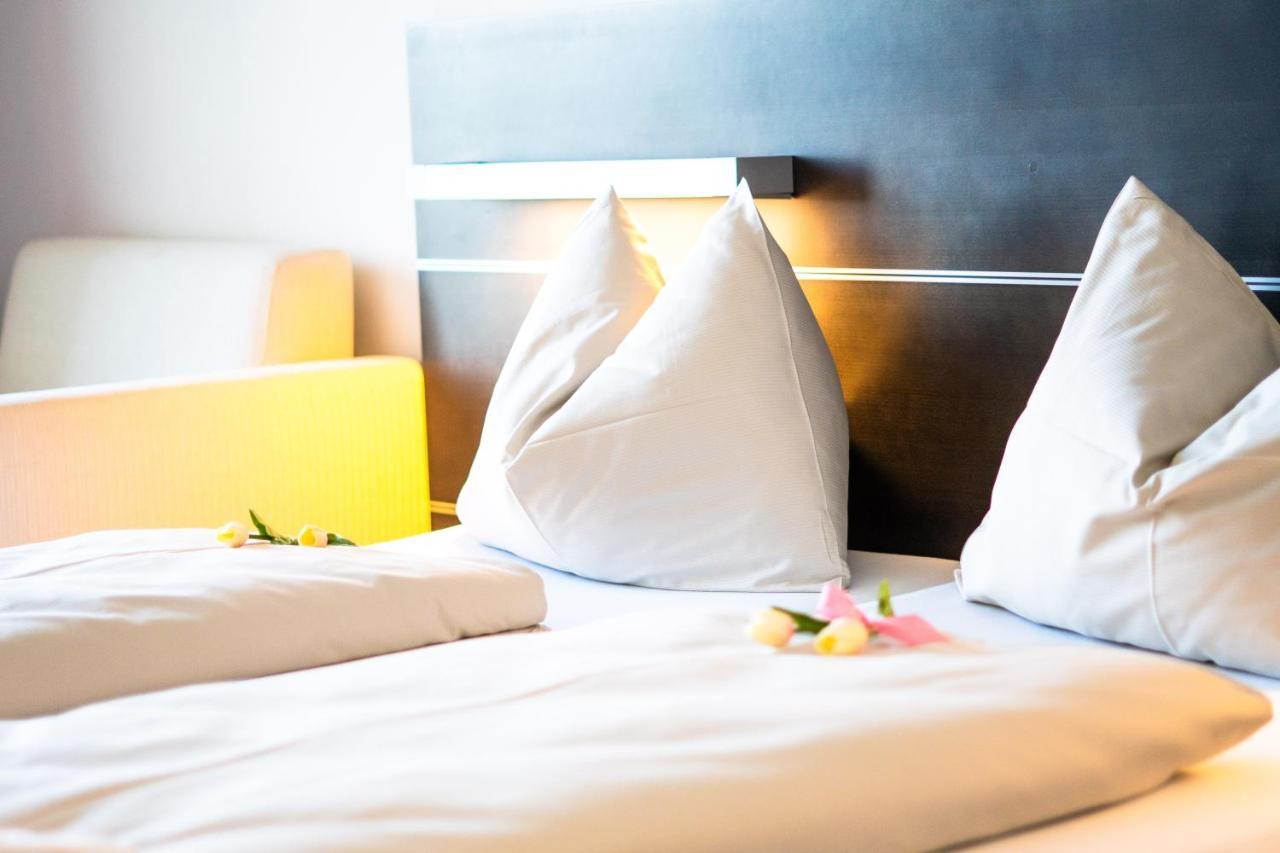 Neufeldersee Hotel & Restaurant Neufeld an der Leitha エクステリア 写真