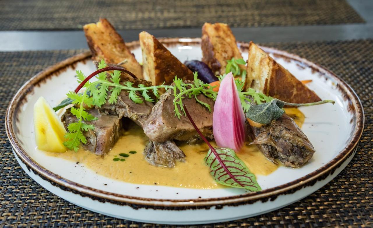 Neufeldersee Hotel & Restaurant Neufeld an der Leitha エクステリア 写真